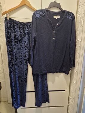 Karen Neuburger Navy Blue Velvet Trim Two-Piece Pajama Set